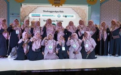 PENTAS SENI MI ROUDLOTUL BANAT DI ROYAL PLAZA SURABAYA